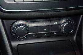   2015款奔驰CLA200