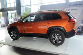   2014款Jeep自由光2.4L高性能版