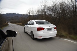   2016款东风风神新A60试驾