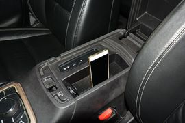   2015款Jeep大切诺基3.0L旗舰尊悦版到店实拍