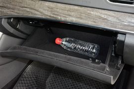   2016款哈弗H8 2.0T两驱舒适型到店实拍