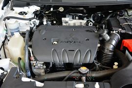   2016款三菱翼神1.8L CVT黑白复刻版