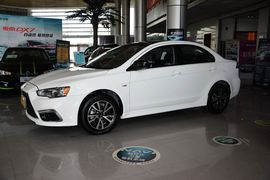  2016款三菱翼神1.8L CVT黑白复刻版
