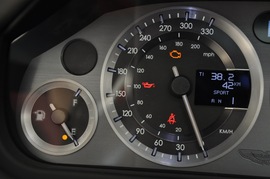   2010款阿斯顿马丁V8 Vantage敞篷版