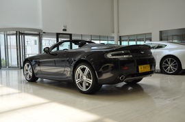   2010款阿斯顿马丁V8 Vantage敞篷版
