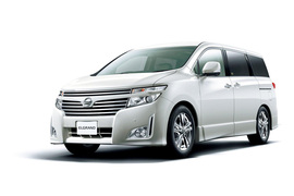   2011款日产ELGRAND