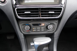   2016款一汽骏派A70 1.6L自动豪华型