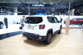   Jeep自由侠75周年 成都车展实拍