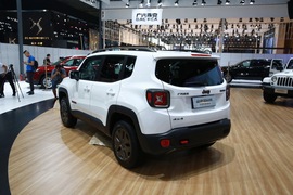   Jeep自由侠75周年 成都车展实拍