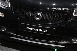   smart forfour电动 巴黎车展实拍