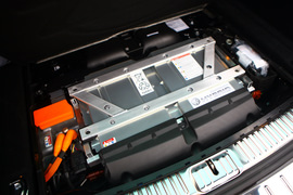   2011款大众途锐Hybrid混合动力版试驾实拍