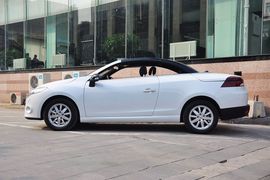   2011款雷诺梅甘娜CC 2.0L手自一体型