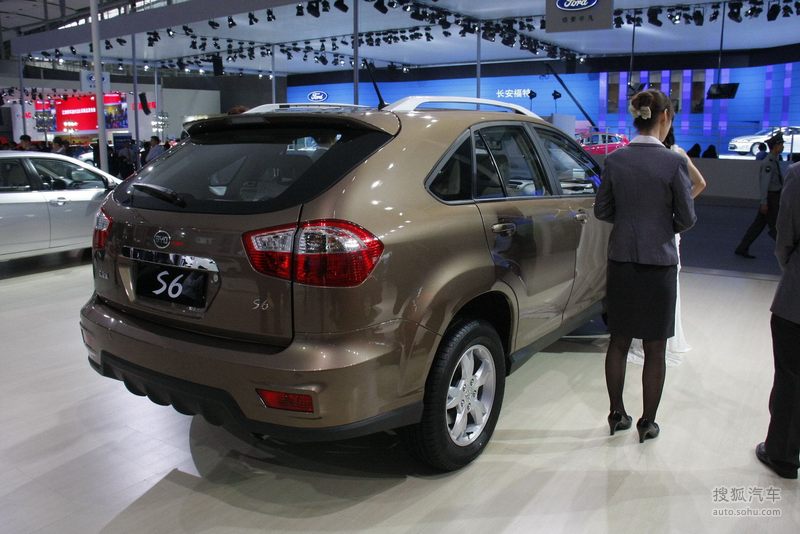 比亚迪s6广州车展实拍