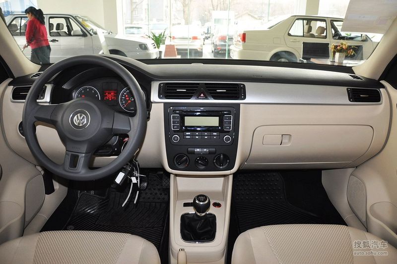 2012款大众宝来16l手动时尚型到店实拍