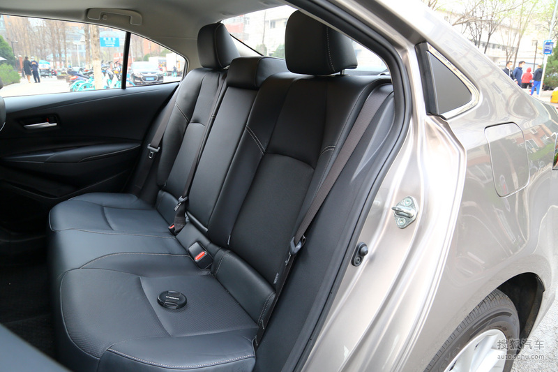 【 丰田卡罗拉图片】_黑色/米色_内饰_搜狐汽车网