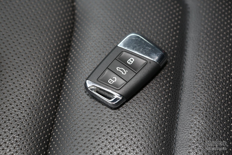 58-26.28万 询底价 看配置 2020款大众cc 330tsi魅颜版国vi -汽车钥匙