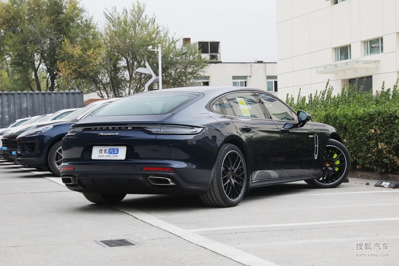 保时捷Panamera EHybrid图片】_2023款 Panamera 4 EHybrid 行政加长版 2.9T _龙胆蓝_外观_搜狐汽车网