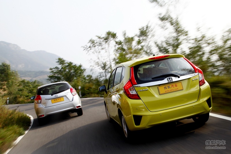 【 本田飞度图片】_2014本田飞度1.5本地评测