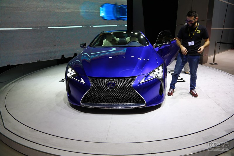 雷克萨斯lc500h日内瓦车展实拍