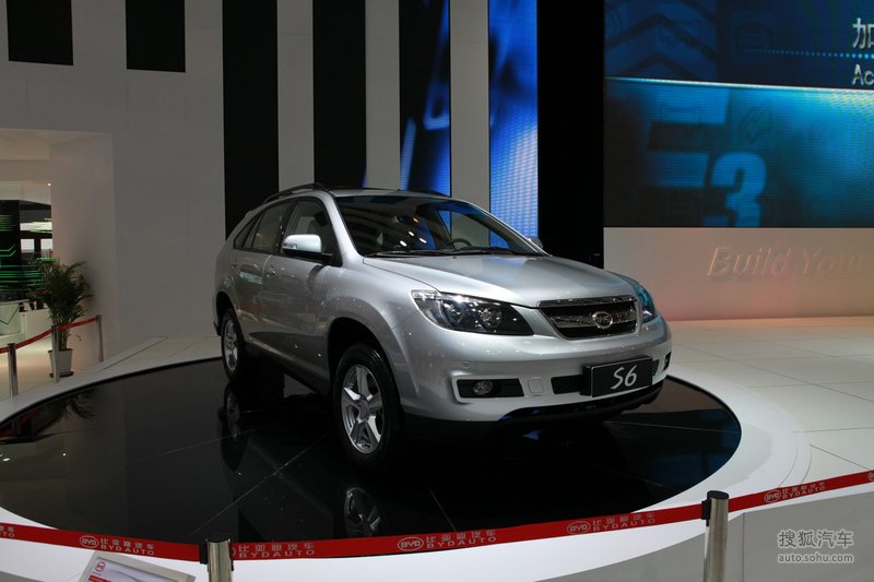 比亚迪s6车展实拍