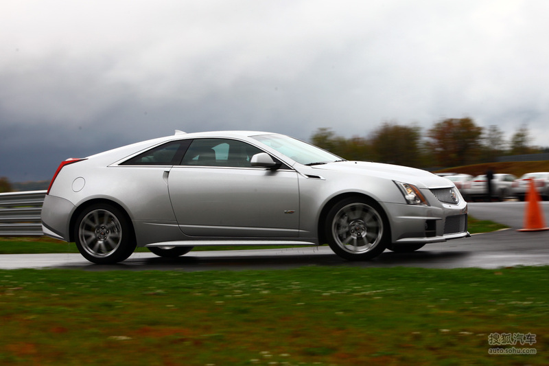 2011款凯迪拉克cts-v coupe实拍 提示:支持键盘翻页 ←左右