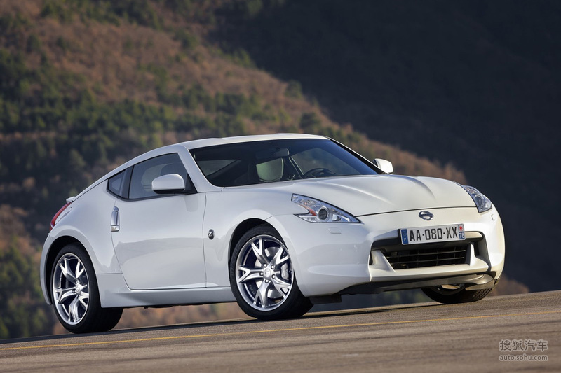2011款日产370z