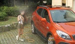 隐约的诱惑！媳妇湿身来洗车—性感来袭！