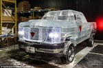 5000公斤冰块造“冰车” 实现最酷驾乘体验