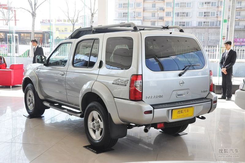 2011款日产帕拉丁2.4l手动四驱标准型