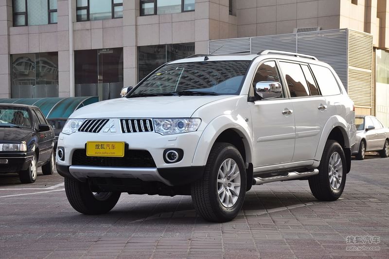 三菱进口三菱帕杰罗劲畅2012款三菱帕杰罗劲畅 3.0l豪华导航版