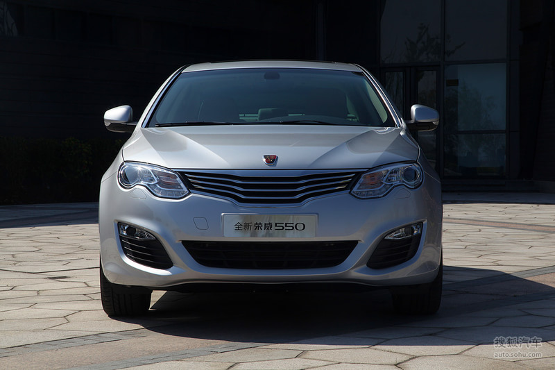 荣威上海汽车550目标瞄准80后!全新上汽荣威550静态评测