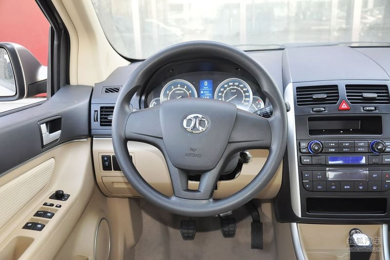 北京北京汽车e系列三厢2013款北京汽车e130手动乐天型