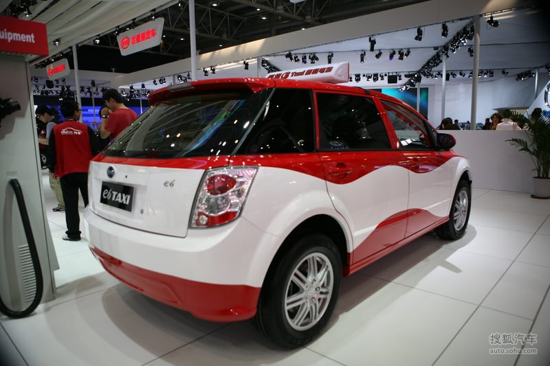 比亚迪e6先行者