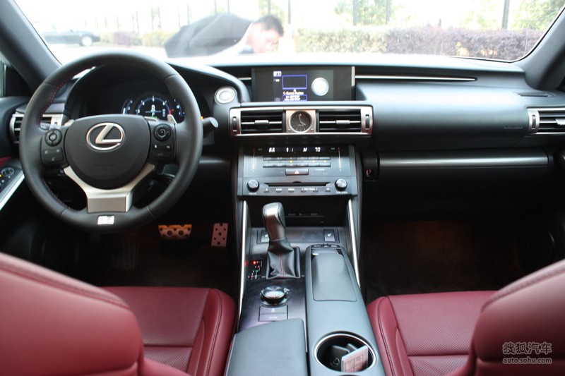 【雷克萨斯is内饰图片t2161570】_雷克萨斯图片_搜狐汽车网