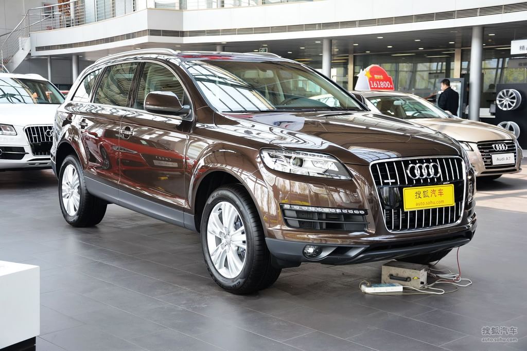 2015款奥迪q7 35tfsi进取型