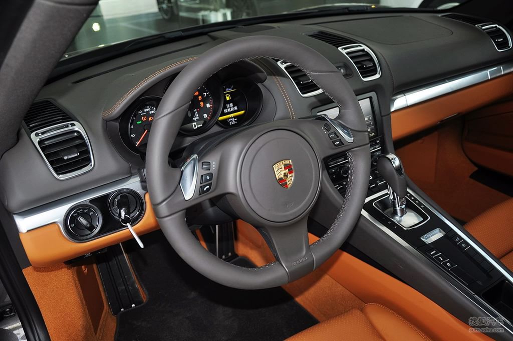 7l 内饰天然棕真皮内饰高清图片m2156210】_保时捷高清图片_搜狐汽车