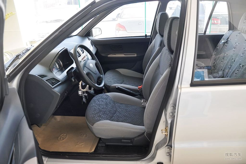 一汽夏利n3 两厢