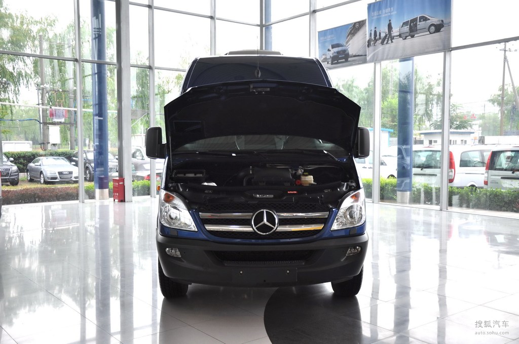 奔驰凌特2010款3.