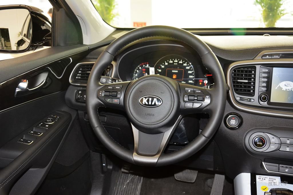 2015款起亚索兰托l 2.4gdi五座4wd精英版