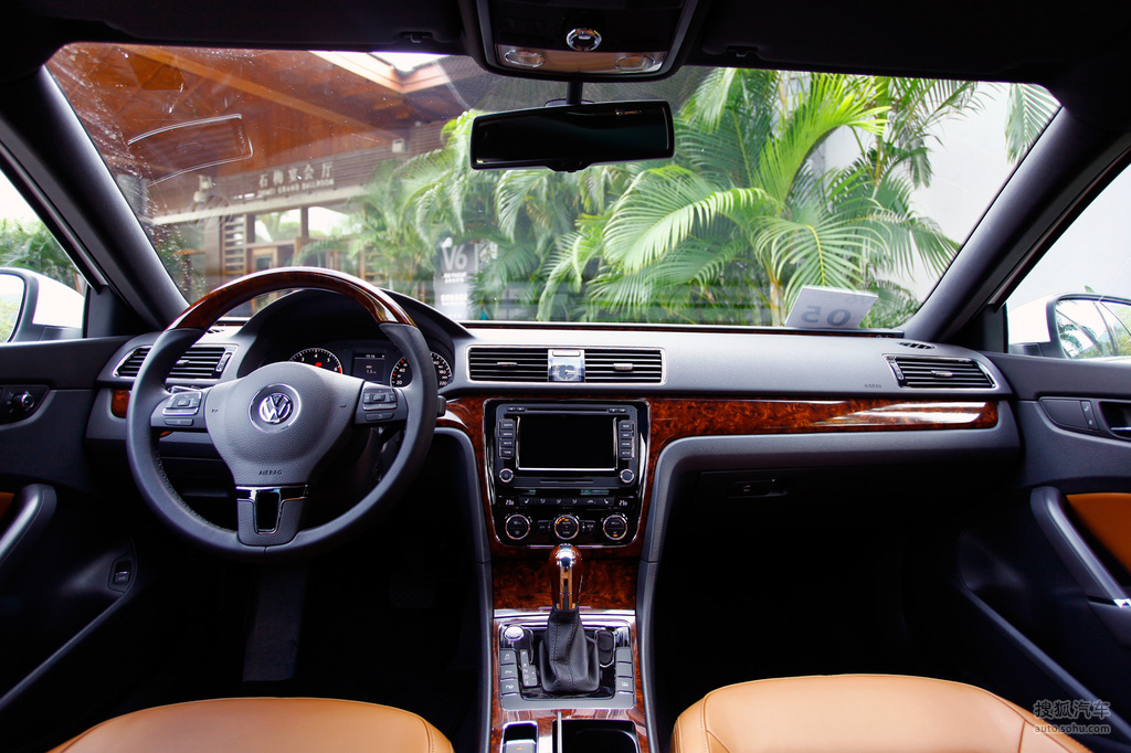 2012款上海大众全新帕萨特v6旗舰尊享版