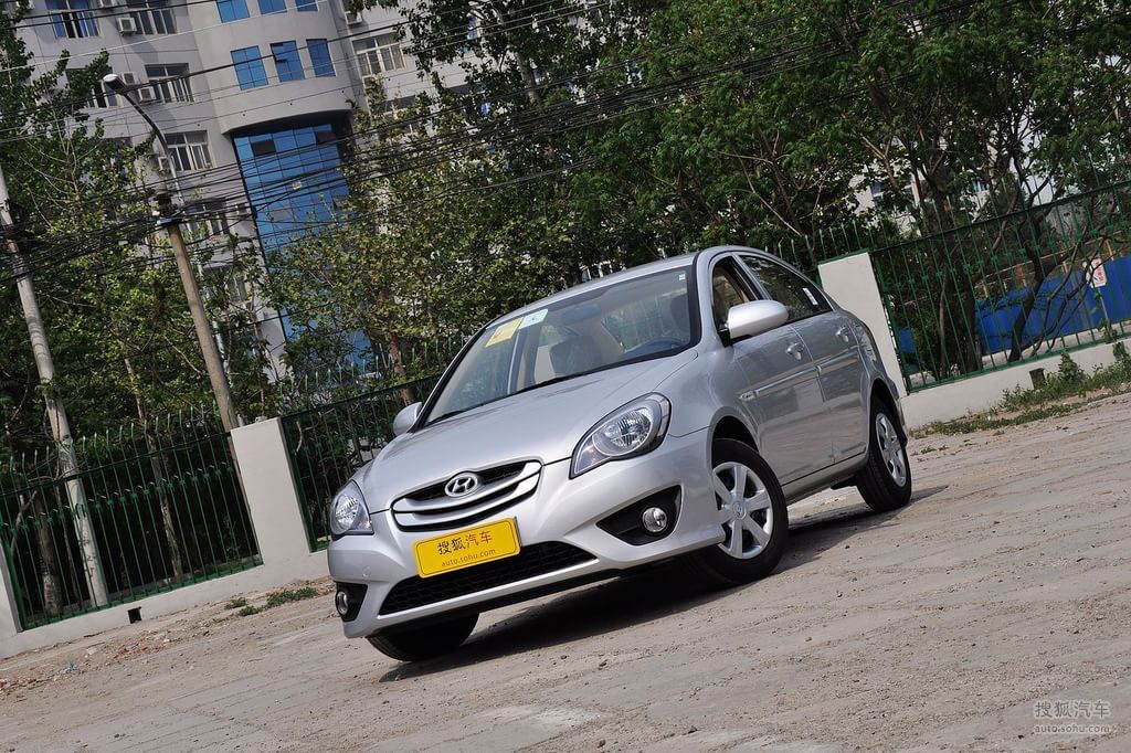 【 现代雅绅特高清图片】_星辉银_外观_搜狐汽车网