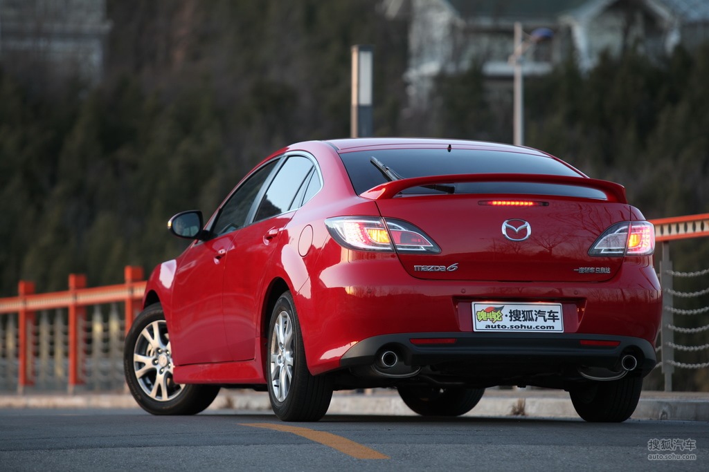 马自达睿翼轿跑车