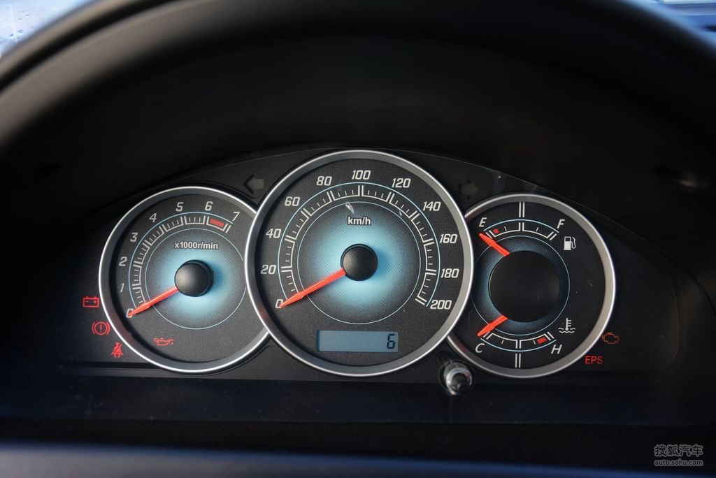 2014款一汽威志v5 1.5l手动进取型