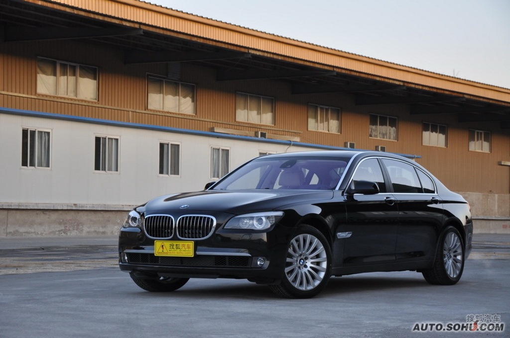 宝马7系加长型