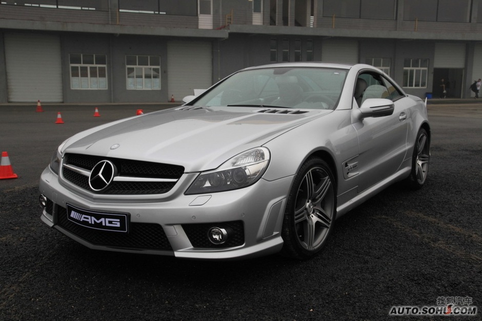 奔驰sl63(奔驰sl63国内上市时间)
