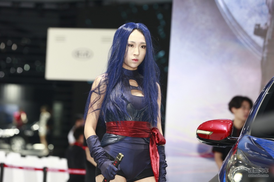 全身涂蓝cos阿凡达 裸身魔形女寂寞站台