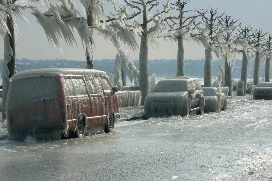 大自然杰作 你见过冻成冰棍的汽车吗