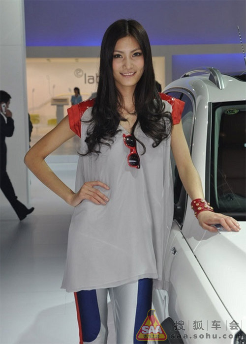 惊艳的美女出场瞬间 Img2917382_780.jpg